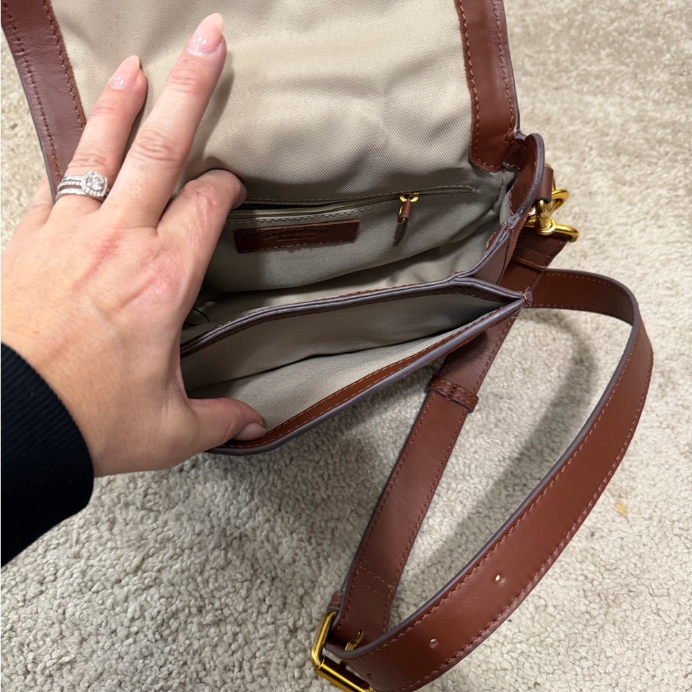 NWT American Leather Brown Crossbody Bag FREE SHIPPING - Picture 3 of 3